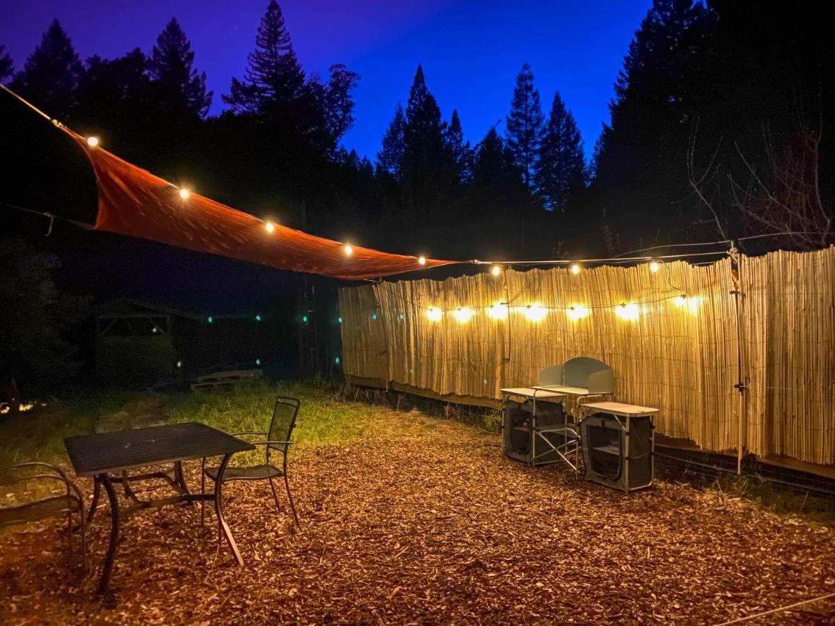 Glamping In The Redwoods With A Hot Tub! Hotel Garberville Ngoại thất bức ảnh
