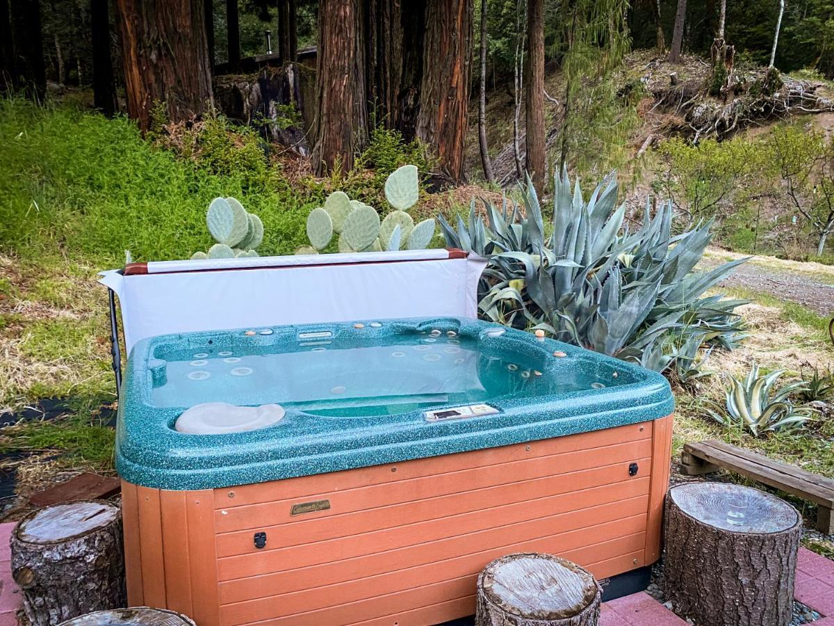 Glamping In The Redwoods With A Hot Tub! Hotel Garberville Ngoại thất bức ảnh