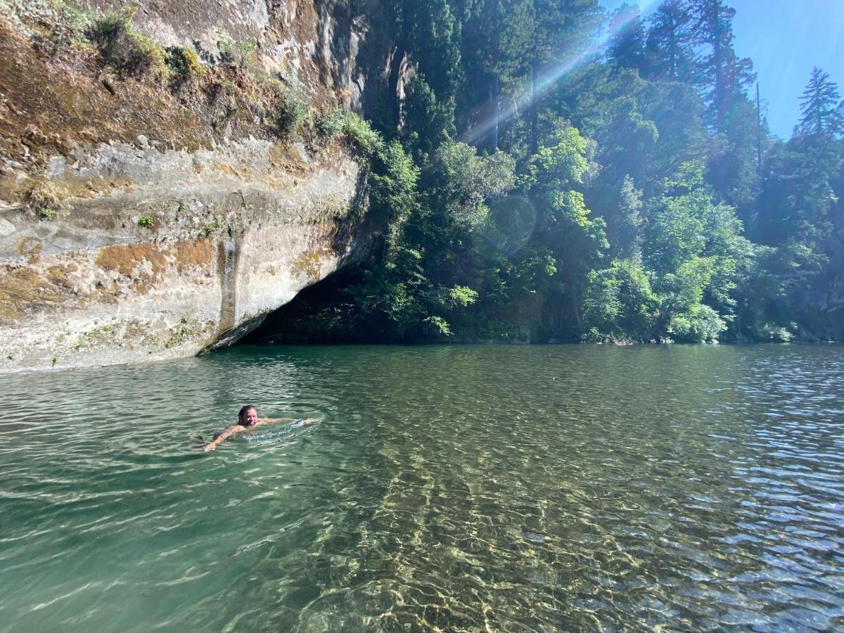 Glamping In The Redwoods With A Hot Tub! Hotel Garberville Ngoại thất bức ảnh